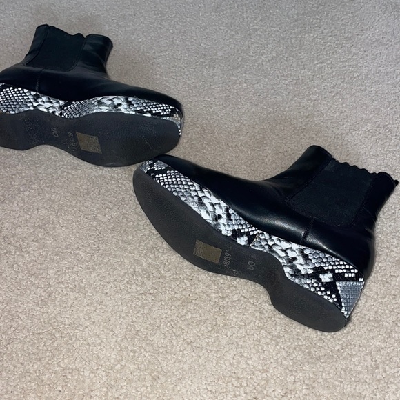 Urban Booties - Picture 2 of 4